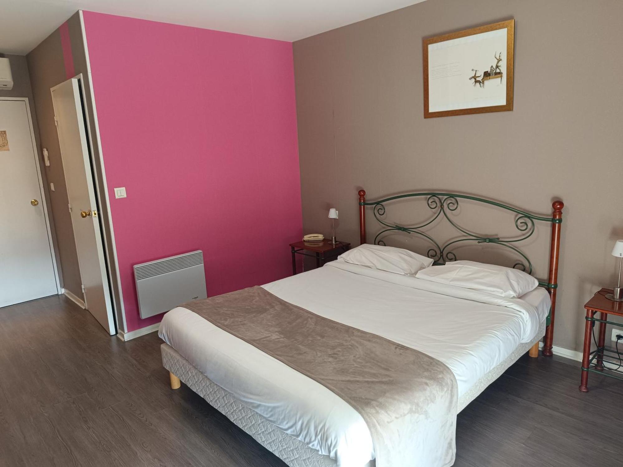 Logis Hotel La Bergerie Hotel 3 Etoiles Restaurant Savoureux Saint-Pierre-Lafeuille Luaran gambar